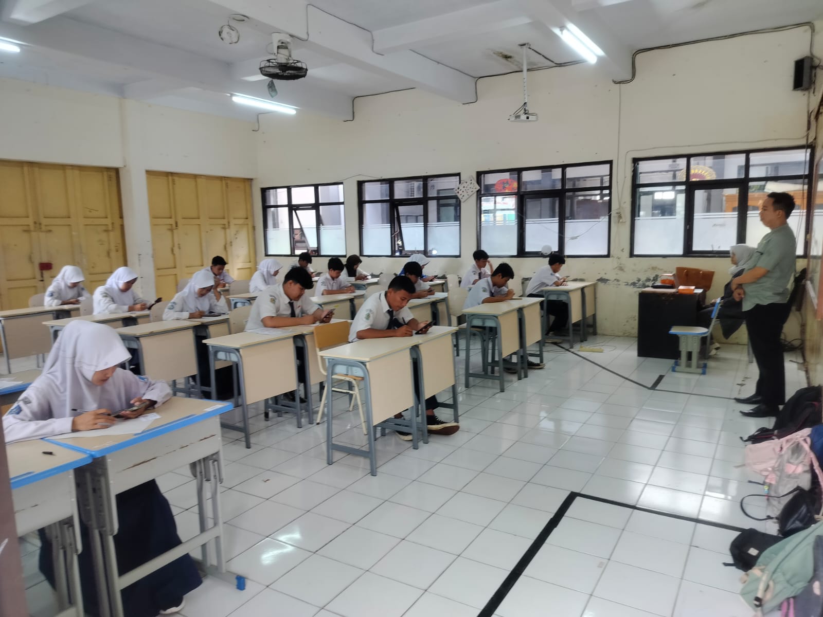 Tes Terstandar Berjalan Lancar, Purwanto: “Beri Kenyamanan Pada Peserta”